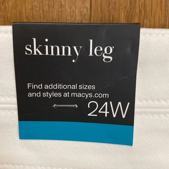 NWT Alfani white pants woman’s plus size 24W skinny leg classy stretchy pants - Picture 5 of 6